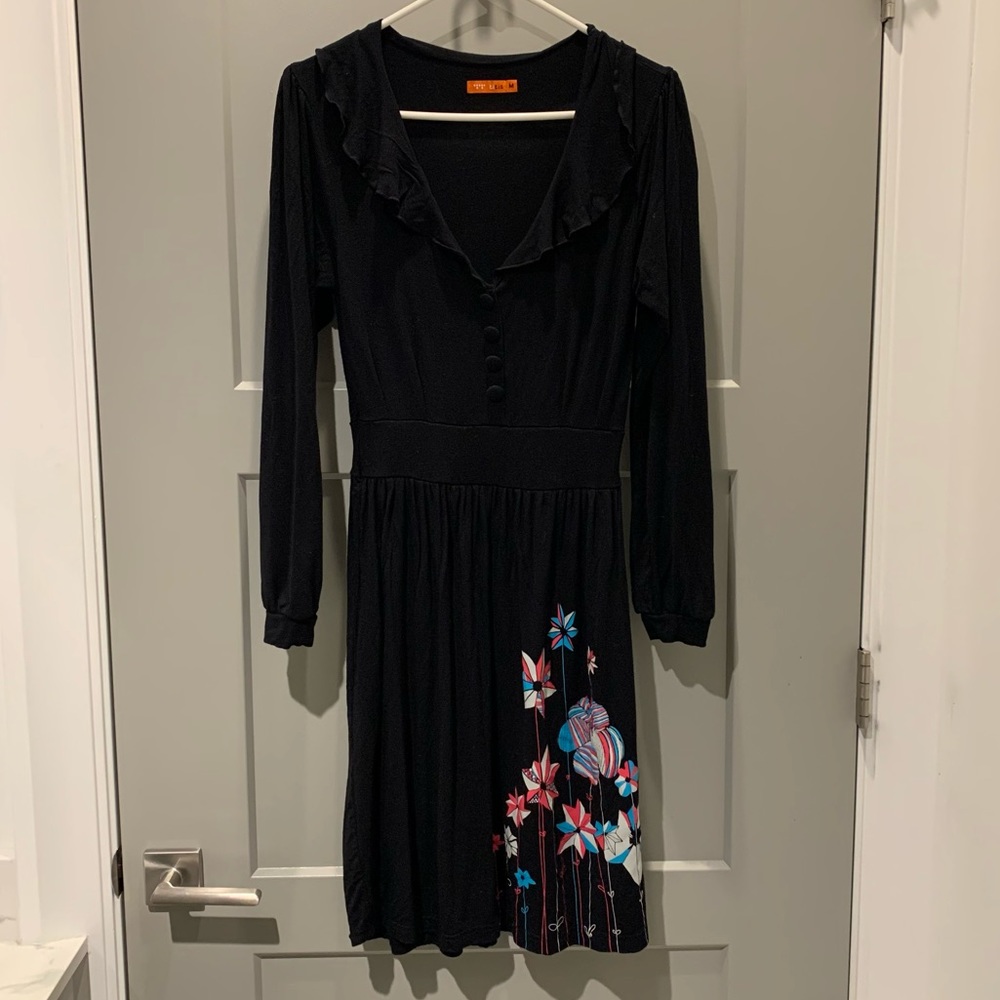 Long sleeve pinwheel midi dress